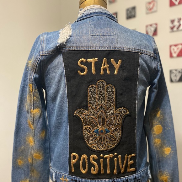 Stay positive Jacket - Picture 2 of 4